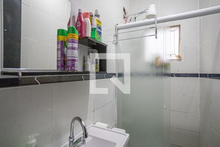 Banheiro de casa à venda com 2 quartos, 70m² em Santa Maria, Osasco