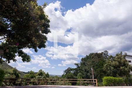 Casa de condomínio à venda com 274m², 2 quartos e 2 vagas Casa de condomínio à venda com 274m², 2 quartos e 2 vagasQuintal