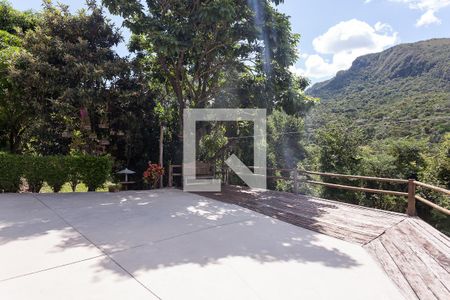 Casa de condomínio à venda com 274m², 2 quartos e 2 vagas Casa de condomínio à venda com 274m², 2 quartos e 2 vagasQuintal