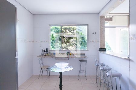 Casa de condomínio à venda com 274m², 2 quartos e 2 vagas Casa de condomínio à venda com 274m², 2 quartos e 2 vagascozinha 1