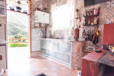 Casa de condomínio à venda com 274m², 2 quartos e 2 vagas Casa de condomínio à venda com 274m², 2 quartos e 2 vagascozinha 2