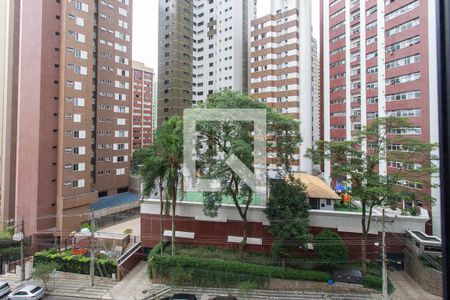 Vista do Quarto 1 de apartamento para alugar com 2 quartos, 72m² em Água Verde, Curitiba