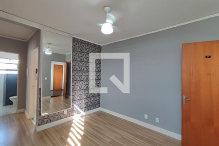 Sala de apartamento para alugar com 2 quartos, 48m² em Parque São Jorge, Campinas