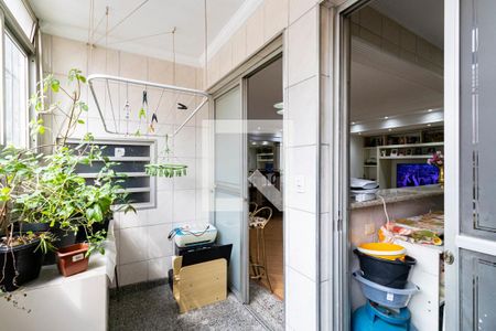 Apartamento à venda com 77m², 1 quarto e 1 vaga Apartamento à venda com 77m², 1 quarto e 1 vagaÁrea de Serviço