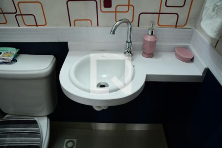 Lavabo de casa de condomínio para alugar com 3 quartos, 127m² em Jardim Rio das Pedras, Cotia