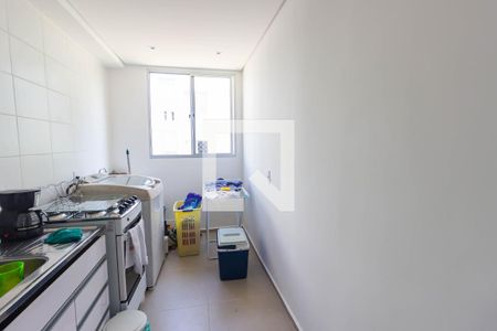 Cozinha e Área de Serviço de apartamento para alugar com 2 quartos, 44m² em Parque Ipe, São Paulo