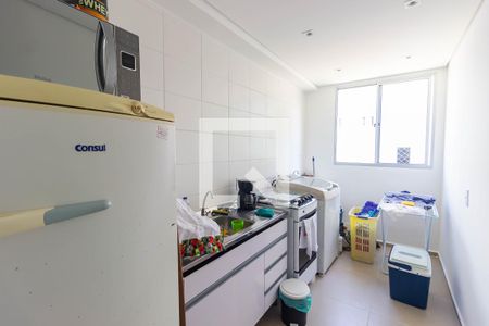 Cozinha e Área de Serviço de apartamento para alugar com 2 quartos, 44m² em Parque Ipe, São Paulo