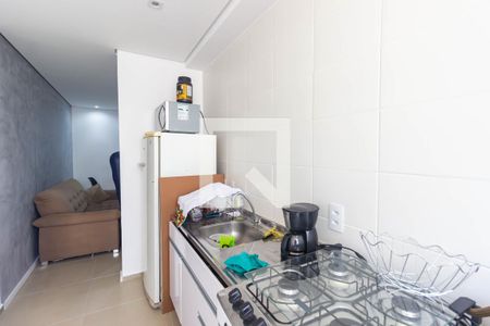 Cozinha e Área de Serviço de apartamento para alugar com 2 quartos, 44m² em Parque Ipe, São Paulo