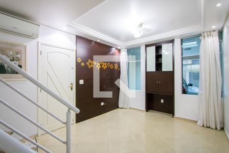 Sala de casa para alugar com 3 quartos, 167m² em Vila Tibiriçá, Santo André