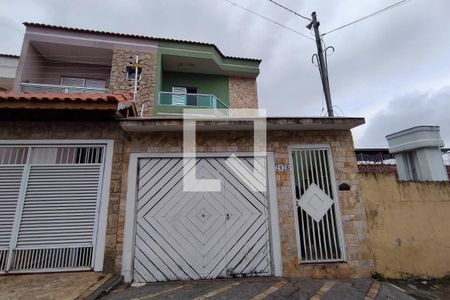 Casa à venda com 157m², 4 quartos e 5 vagas Casa à venda com 157m², 4 quartos e 5 vagasFachada