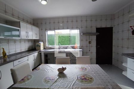 Casa à venda com 157m², 4 quartos e 5 vagas