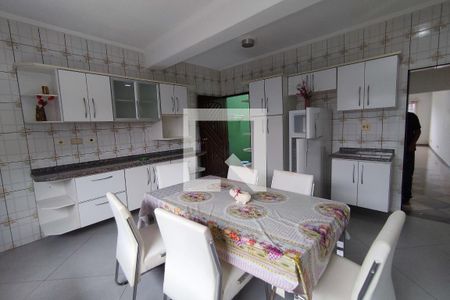 Casa à venda com 157m², 4 quartos e 5 vagas