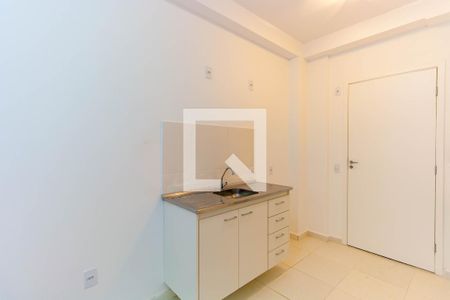 Cozinha de apartamento para alugar com 1 quarto, 31m² em Vila Tolstoi, São Paulo