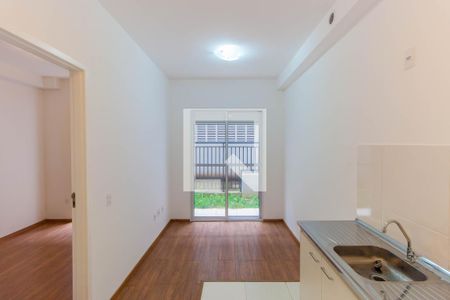 Sala/Cozinha de apartamento para alugar com 1 quarto, 31m² em Vila Tolstoi, São Paulo