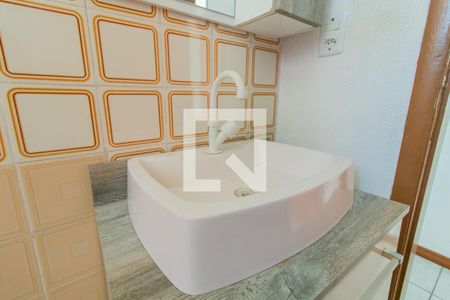 Banheiro de apartamento à venda com 1 quarto, 42m² em Vila João Pessoa, Porto Alegre