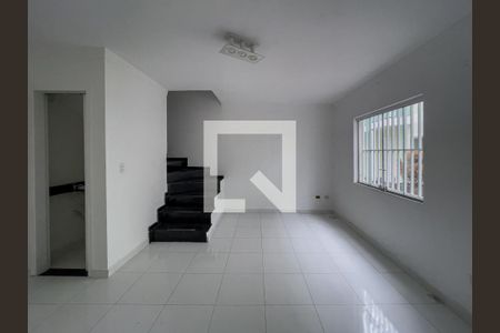 Sala de casa de condomínio para alugar com 3 quartos, 150m² em Vila Guilhermina, São Paulo