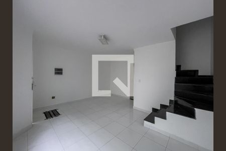 Sala de casa de condomínio para alugar com 3 quartos, 150m² em Vila Guilhermina, São Paulo