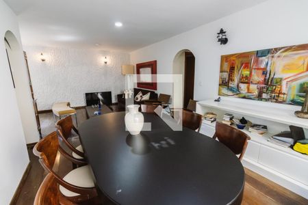 Sala 1 de casa para alugar com 4 quartos, 300m² em Bela Aliança, São Paulo