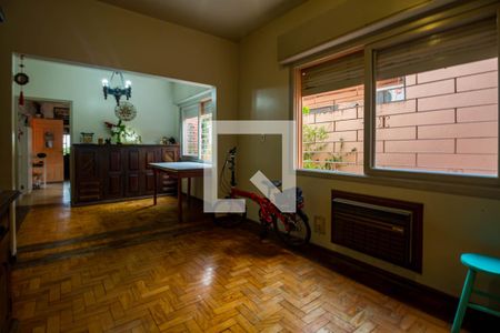 Sala de casa à venda com 3 quartos, 200m² em Cristal, Porto Alegre