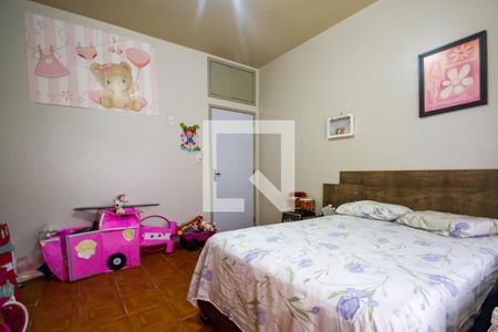 Quarto 1 de casa à venda com 3 quartos, 200m² em Cristal, Porto Alegre