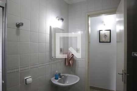 Banheiro de apartamento para alugar com 1 quarto, 52m² em Aviação, Praia Grande