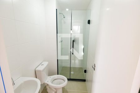 Banheiro de apartamento para alugar com 2 quartos, 44m² em Jardim Monte Alegre, Taboão da Serra