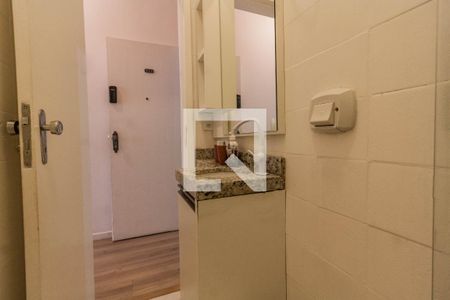 Banheiro de apartamento para alugar com 1 quarto, 39m² em Centro, Florianópolis