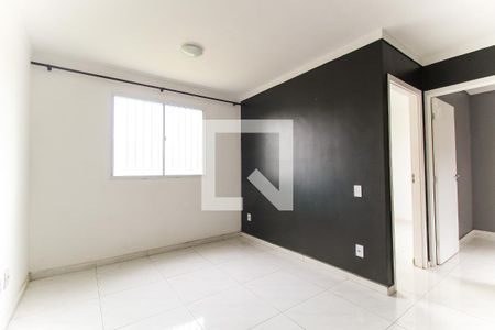 Sala de apartamento para alugar com 2 quartos, 38m² em Jardim das Oliveiras, Itaquaquecetuba