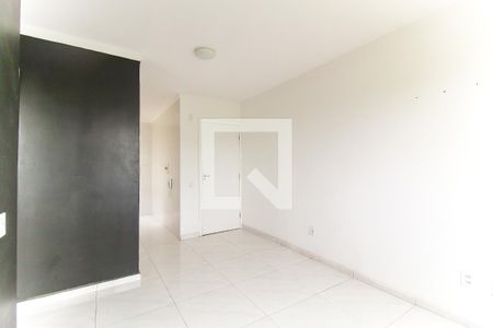 Sala de apartamento para alugar com 2 quartos, 38m² em Jardim das Oliveiras, Itaquaquecetuba