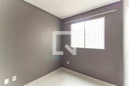 Quarto 1 de apartamento para alugar com 2 quartos, 38m² em Jardim das Oliveiras, Itaquaquecetuba