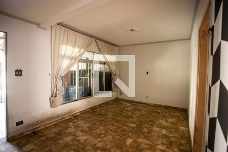 Sala de casa à venda com 3 quartos, 125m² em Parque Fongaro, São Paulo