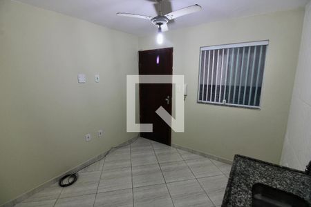 Sala de apartamento para alugar com 1 quarto, 35m² em Recreio dos Bandeirantes, Rio de Janeiro