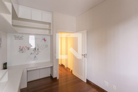 Quarto 1 de apartamento à venda com 4 quartos, 200m² em Santo Antônio, Belo Horizonte