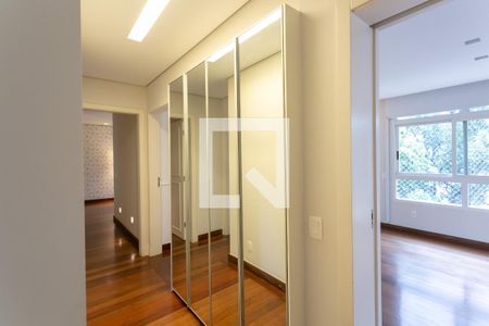 Corredor de apartamento à venda com 4 quartos, 200m² em Santo Antônio, Belo Horizonte