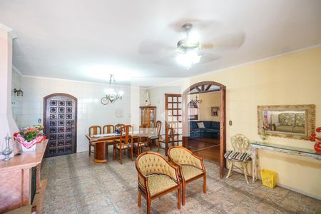 Sala de casa à venda com 3 quartos, 800m² em Vila Euthalia, São Paulo