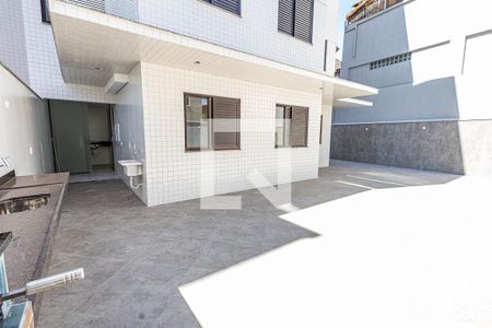Apartamento à venda com 203m², 3 quartos e 3 vagas Apartamento à venda com 203m², 3 quartos e 3 vagasArea privativa em "U" e de serviço