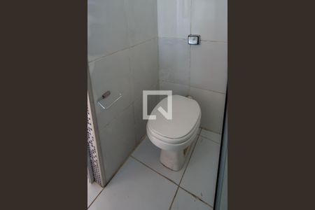 Banheiro de kitnet/studio para alugar com 1 quarto, 19m² em Centro Histórico, Porto Alegre