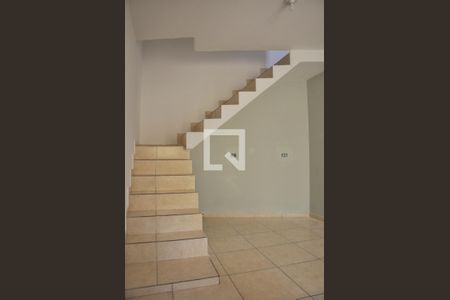 Escada Quarto de casa para alugar com 1 quarto, 50m² em Vila Pirituba, São Paulo