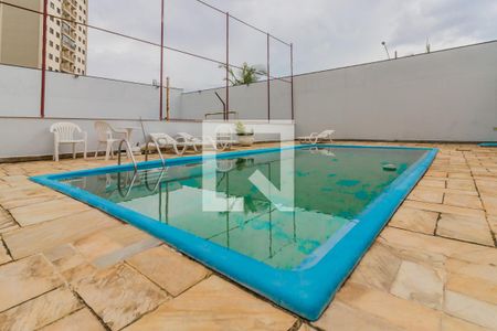 Apartamento à venda com 130m², 3 quartos e 2 vagas Apartamento à venda com 130m², 3 quartos e 2 vagasÁrea comum - Piscina