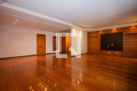 Casa à venda com 600m², 4 quartos e 5 vagasSala