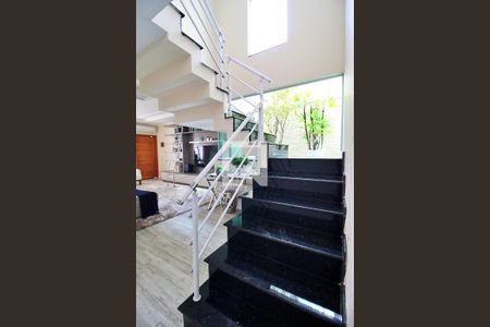 Escada de casa à venda com 3 quartos, 300m² em Vila Curuca, Santo André