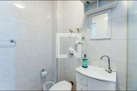 Banheiro de kitnet/studio para alugar com 1 quarto, 37m² em Ponta da Praia, Santos