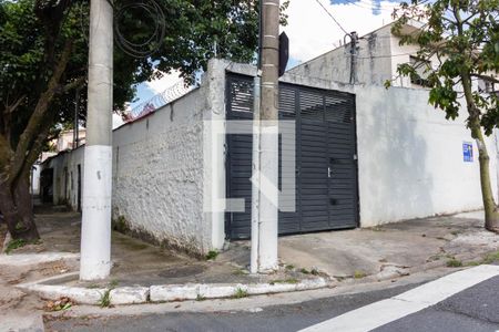 Fachada de casa à venda com 7 quartos, 376m² em Vila Cordeiro, São Paulo