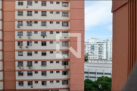 Sala de apartamento para alugar com 2 quartos, 72m² em Santa Rosa, Niterói