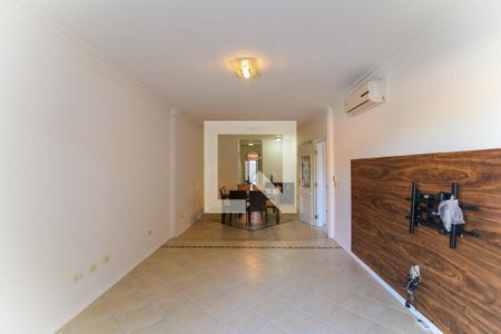 Sala de casa para alugar com 3 quartos, 250m² em Vila Morse, São Paulo