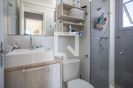 Banheiro de apartamento à venda com 2 quartos, 48m² em Km 18, Osasco