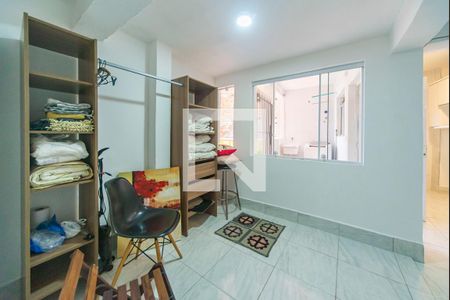Sala de casa de condomínio para alugar com 1 quarto, 35m² em Vila Suica, Santo André