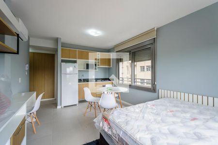 Sala/Cozinha de kitnet/studio à venda com 1 quarto, 30m² em Farroupilha, Porto Alegre