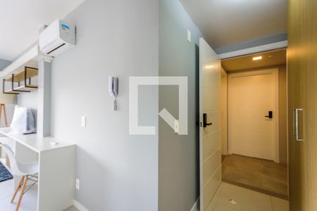 Entrada de kitnet/studio para alugar com 1 quarto, 30m² em Farroupilha, Porto Alegre