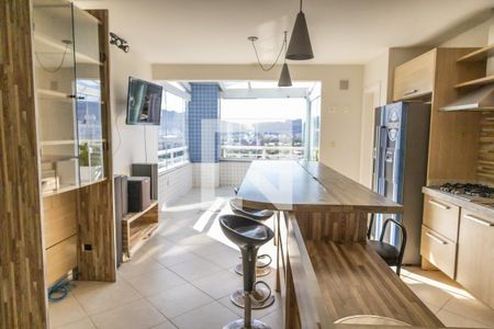 Apartamento para alugar com 304m², 3 quartos e 3 vagas Apartamento para alugar com 304m², 3 quartos e 3 vagasCozinha